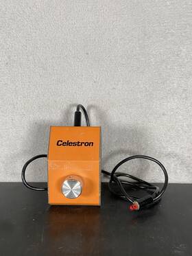 Celestron 2761016671 Wired Led Illuminated Orange Reticle Variable Box Telescope